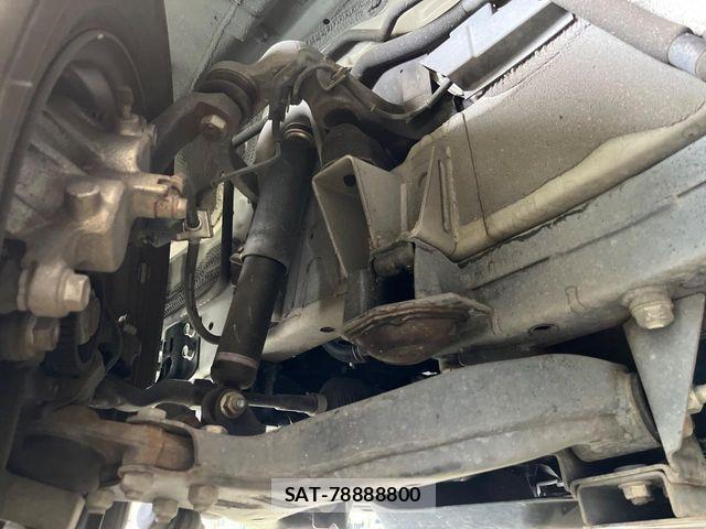 Nissan NV350 Caravan 2017-06 8458130-19