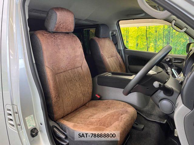 Nissan NV350 Caravan 2017-06 8458130-7