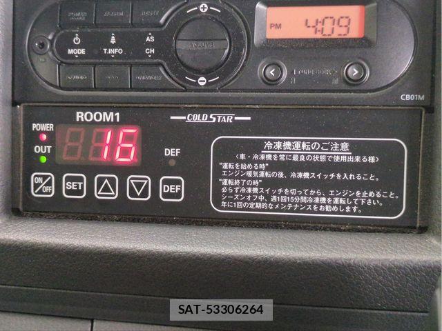 Nissan NV350 Caravan 2020-07 8485880-10