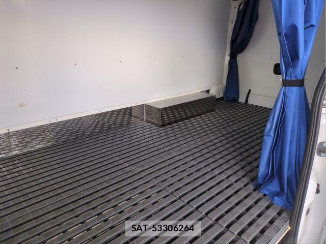 Nissan NV350 Caravan 2020-07 8485880-4