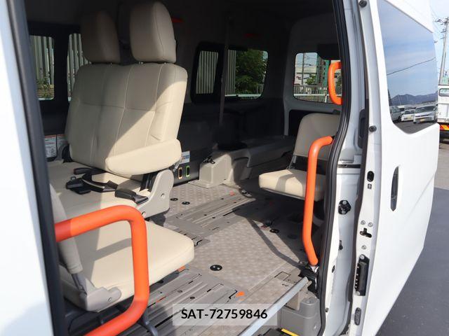 Nissan NV350 Caravan 2021-04 8526411-10