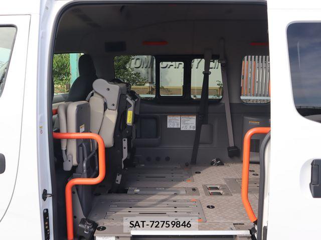 Nissan NV350 Caravan 2021-04 8526411-13