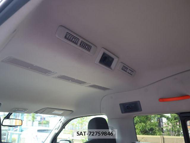 Nissan NV350 Caravan 2021-04 8526411-18