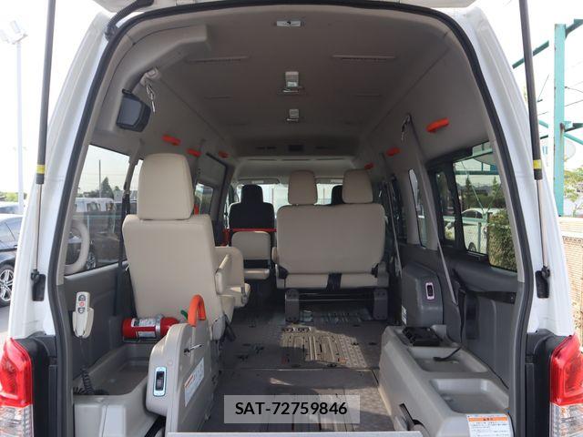 Nissan NV350 Caravan 2021-04 8526411-3
