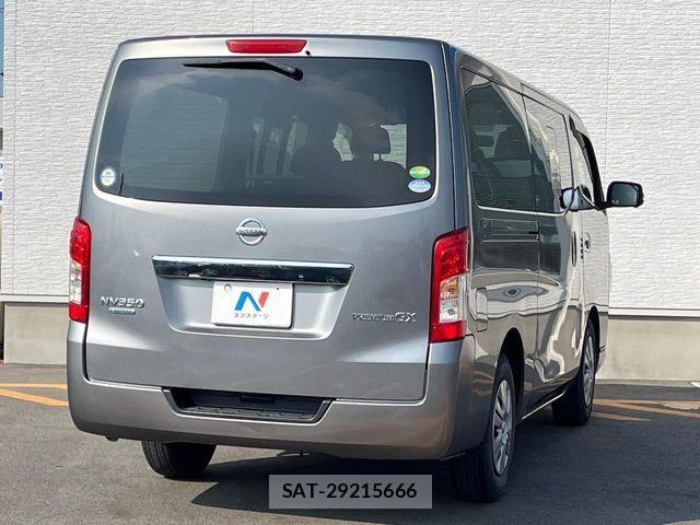 Nissan NV350 Caravan 2018-09 8563067-16
