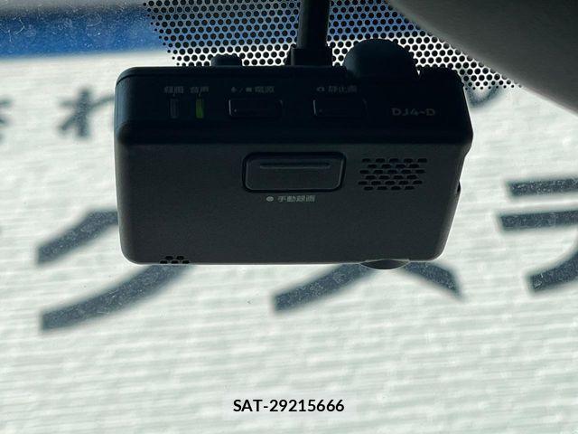 Nissan NV350 Caravan 2018-09 8563067-4