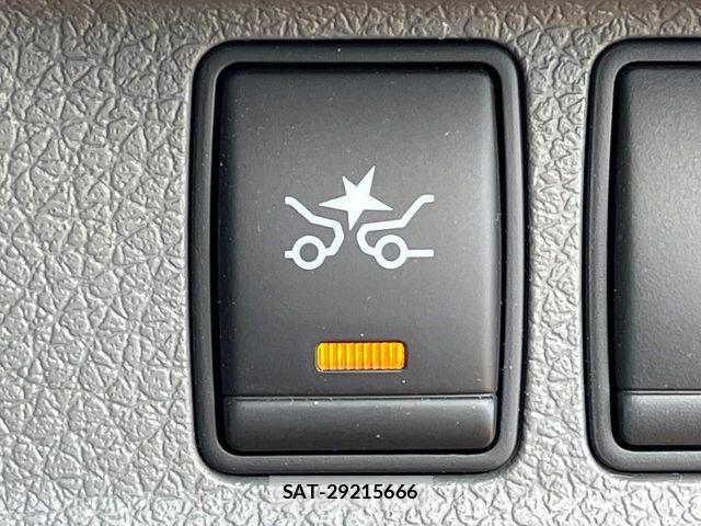 Nissan NV350 Caravan 2018-09 8563067-6