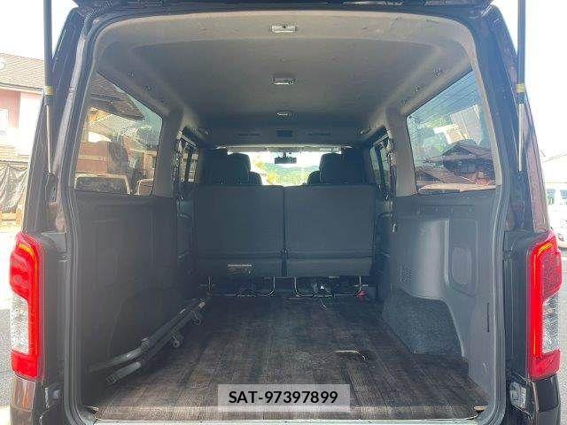 Nissan NV350 Caravan 2018-08 8563069-10