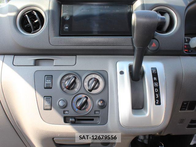 Nissan NV350 Caravan 2021-08 8563068-16