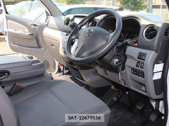 Nissan NV350 Caravan 2021-08 8563068-19