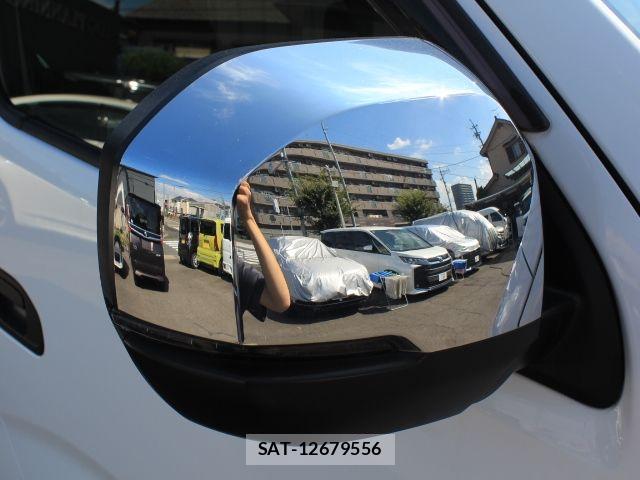 Nissan NV350 Caravan 2021-08 8563068-25