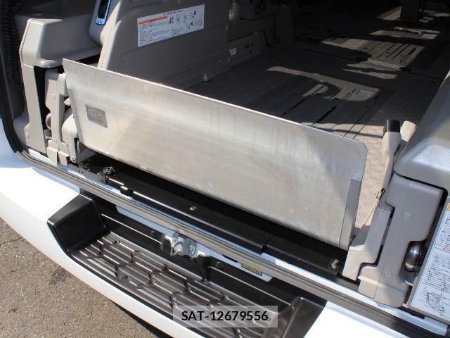 Nissan NV350 Caravan 2021-08 8563068-3