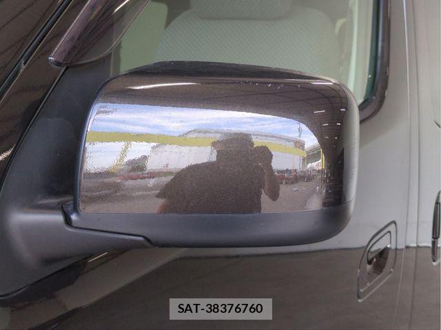 Nissan NV350 Caravan 2015-10 8563072-22