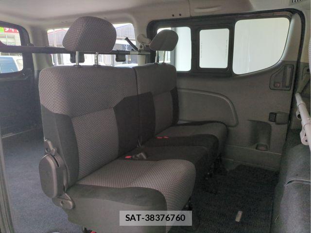 Nissan NV350 Caravan 2015-10 8563072-27