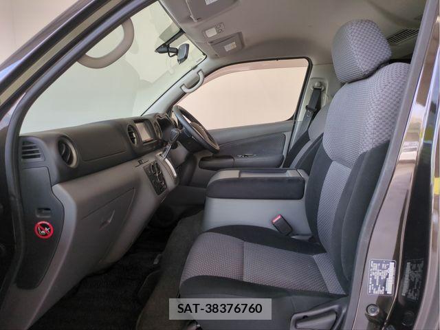 Nissan NV350 Caravan 2015-10 8563072-3