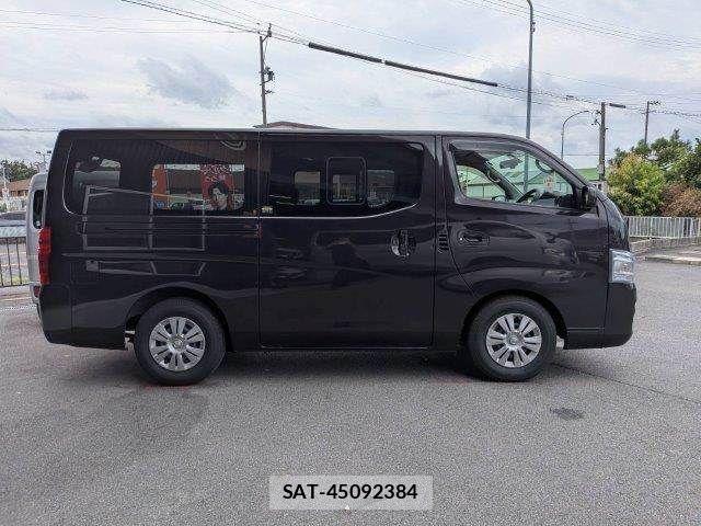 Nissan NV350 Caravan 2013-07 8628221-15