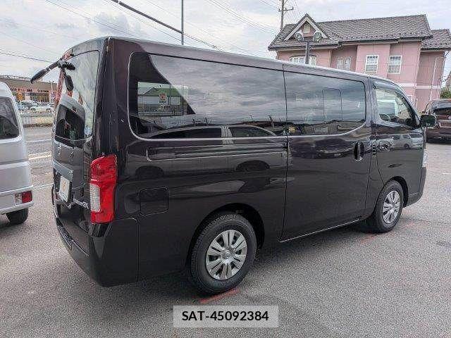 Nissan NV350 Caravan 2013-07 8628221-16