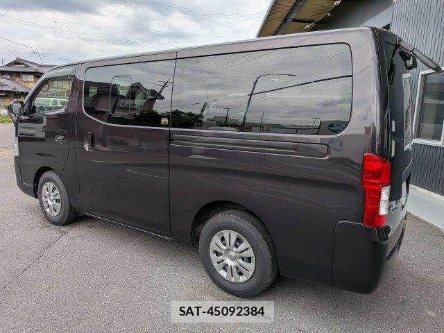 Nissan NV350 Caravan 2013-07 8628221-18