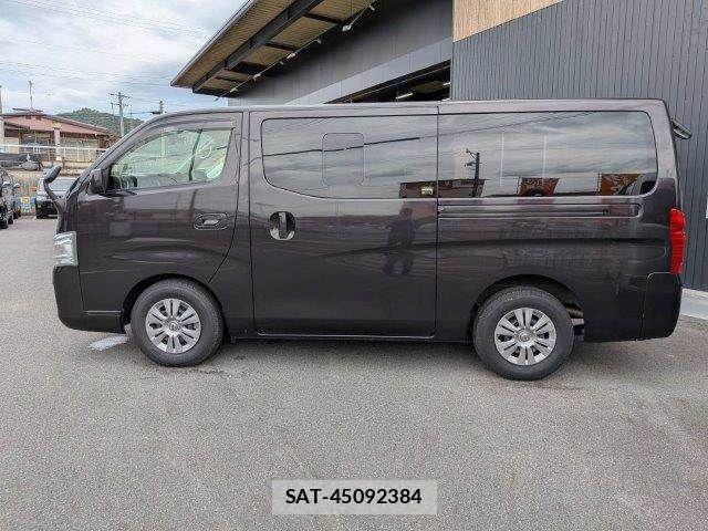 Nissan NV350 Caravan 2013-07 8628221-19