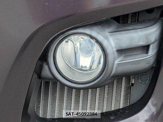 Nissan NV350 Caravan 2013-07 8628221-22