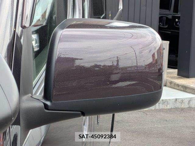Nissan NV350 Caravan 2013-07 8628221-24