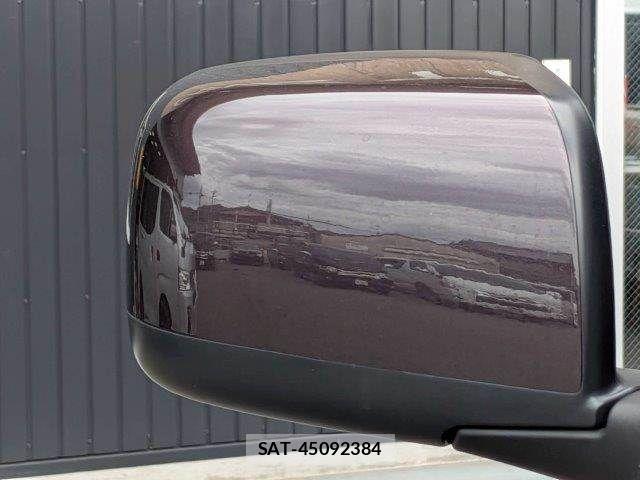 Nissan NV350 Caravan 2013-07 8628221-25