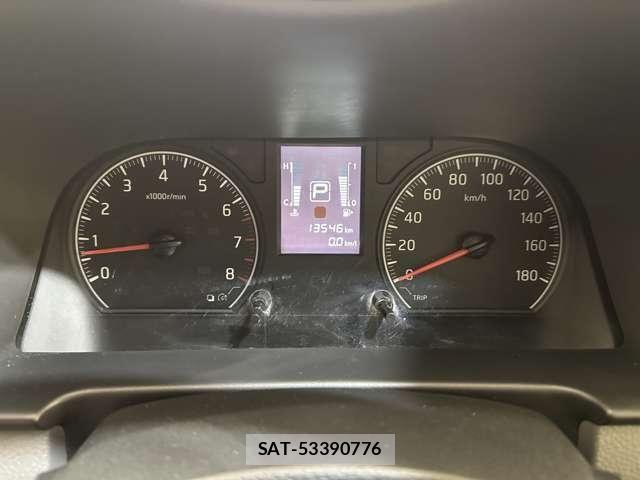 Nissan NV350 Caravan 2021-06 8628223-10