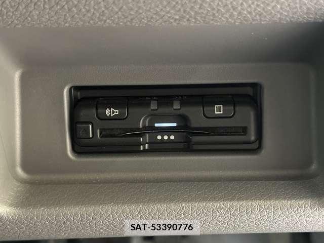 Nissan NV350 Caravan 2021-06 8628223-12