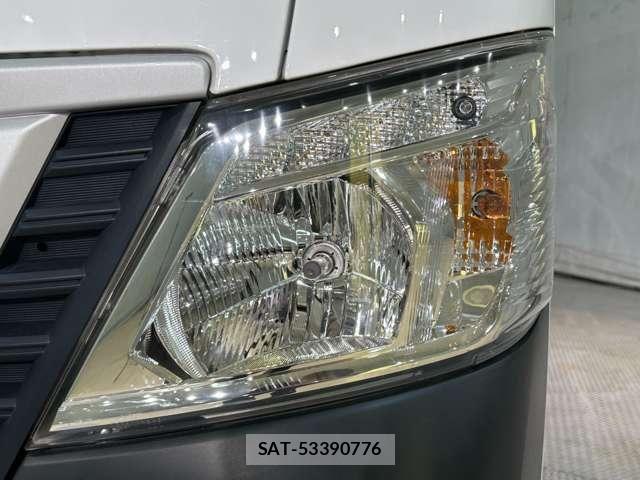 Nissan NV350 Caravan 2021-06 8628223-26