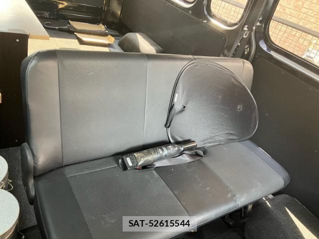 Nissan NV350 Caravan 2015-09 8628222-10