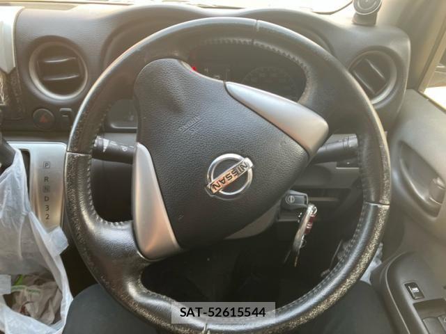 Nissan NV350 Caravan 2015-09 8628222-13