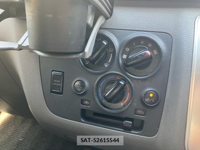 Nissan NV350 Caravan 2015-09 8628222-17