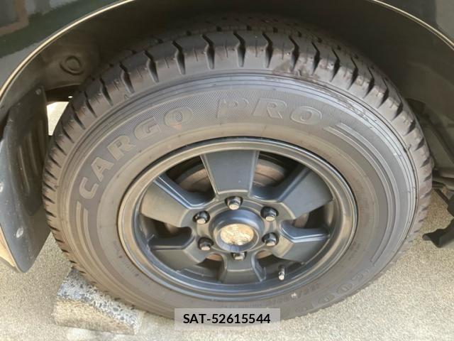 Nissan NV350 Caravan 2015-09 8628222-3