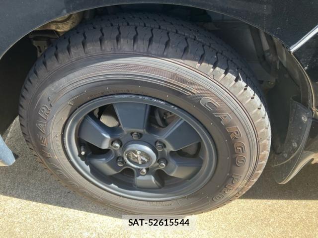 Nissan NV350 Caravan 2015-09 8628222-5