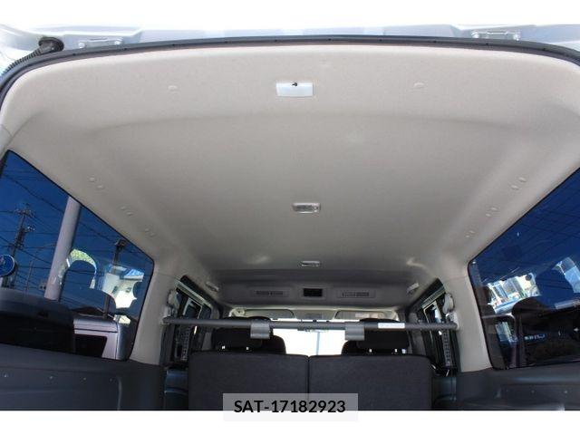 Nissan NV350 Caravan 2021-03 8628220-9