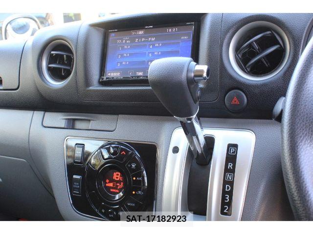 Nissan NV350 Caravan 2021-03 8628220-13