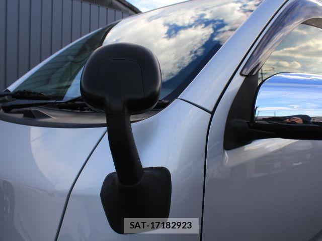 Nissan NV350 Caravan 2021-03 8628220-25