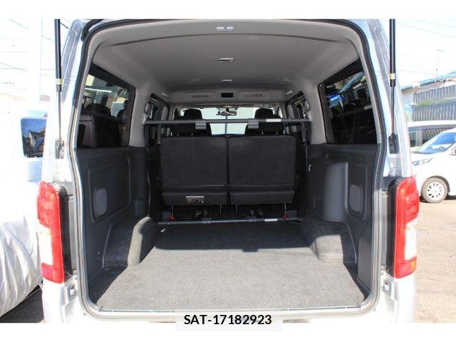 Nissan NV350 Caravan 2021-03 8628220-5