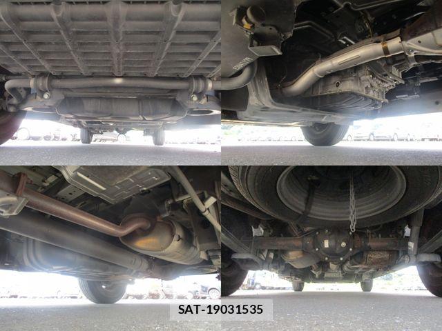 Nissan NV350 Caravan 2014-04 8666695-16