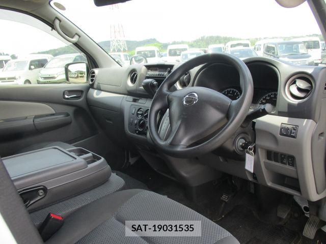Nissan NV350 Caravan 2014-04 8666695-1