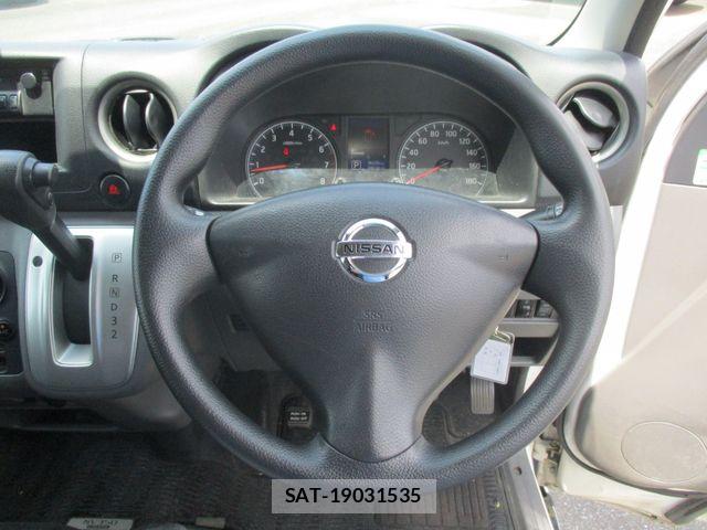 Nissan NV350 Caravan 2014-04 8666695-21