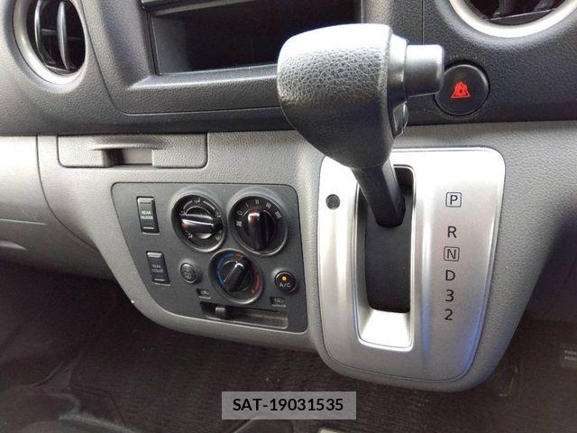 Nissan NV350 Caravan 2014-04 8666695-25