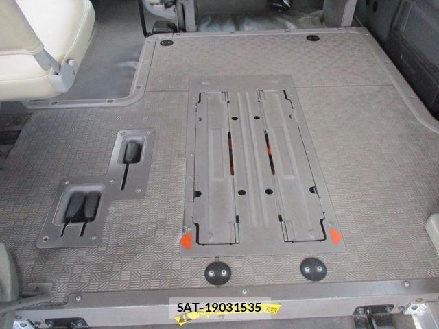 Nissan NV350 Caravan 2014-04 8666695-8