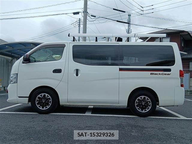 Nissan NV350 Caravan 2021-07 8660836-10