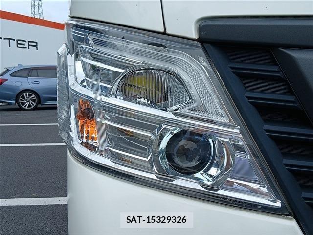 Nissan NV350 Caravan 2021-07 8660836-11