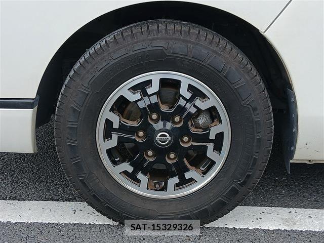 Nissan NV350 Caravan 2021-07 8660836-13
