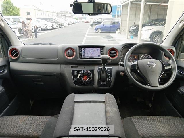 Nissan NV350 Caravan 2021-07 8660836-16
