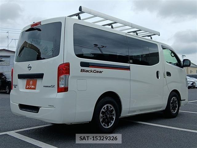 Nissan NV350 Caravan 2021-07 8660836-21