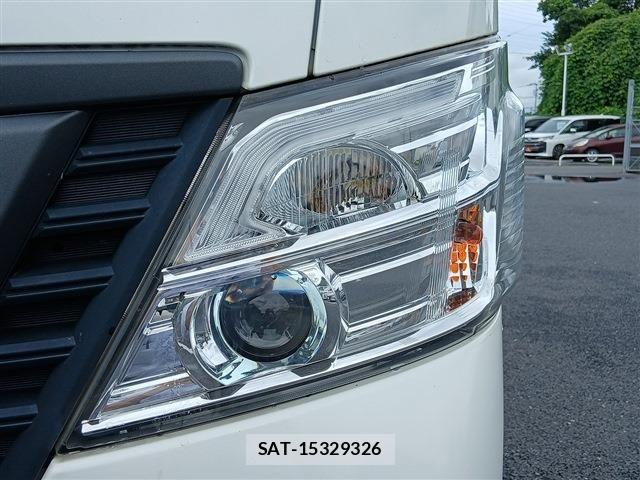 Nissan NV350 Caravan 2021-07 8660836-26