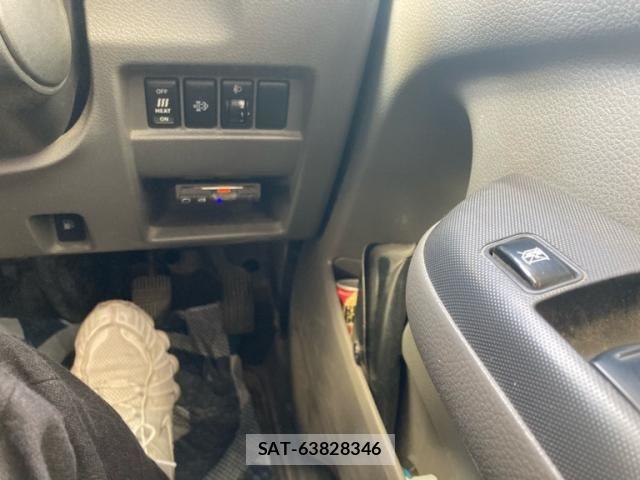 Nissan NV350 Caravan 2012-11 8660837-16
